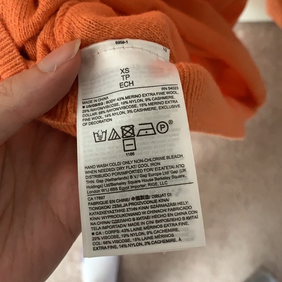Banana Republic Orange Merino Wool - Picture 5 of 5